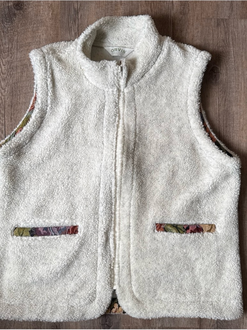Orvis Cream Sherpa Fleece Vest with Multicolor Trim